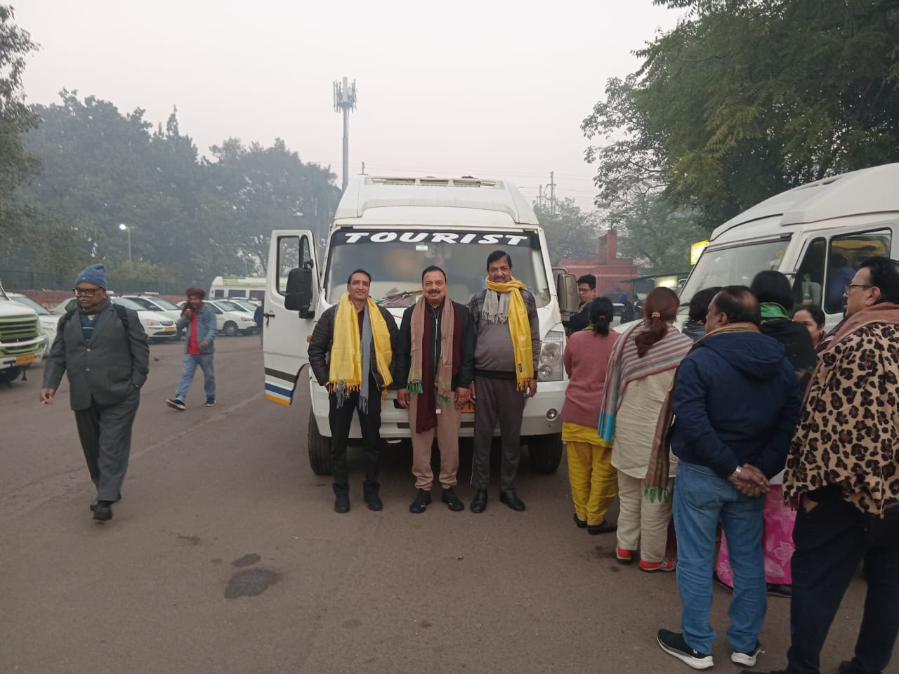 Corporate Group Tempo Traveller Varanasi: Shuttle, Offsite & Event Transport (2025)